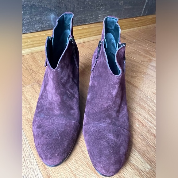RAG & BONE Margot Suede Burgundy Purple Side Zip Heeled
Booties Size 39 - Picture 2 of 9